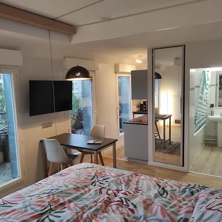 Avec Terrasse Proche Des Transports. Apartamento Issy-les-Moulineaux