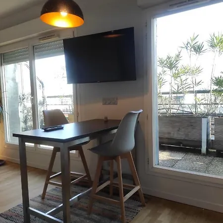Appartamento Avec Terrasse Proche Des Transports.